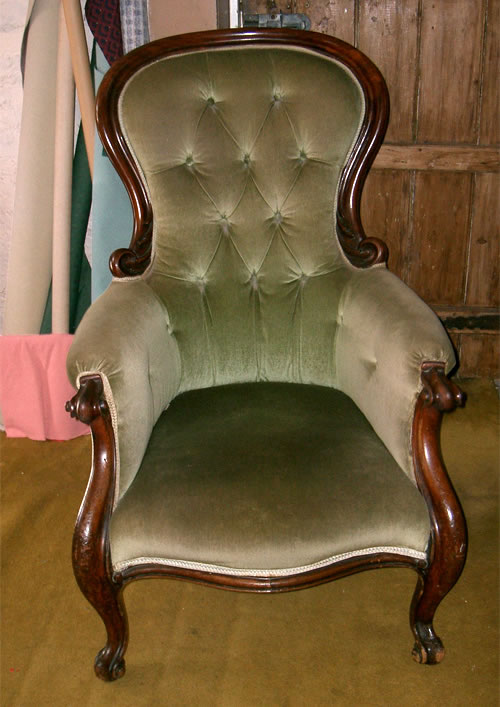 SOLD - A very nice Victorian mahogany showood armchair with cabriole legs