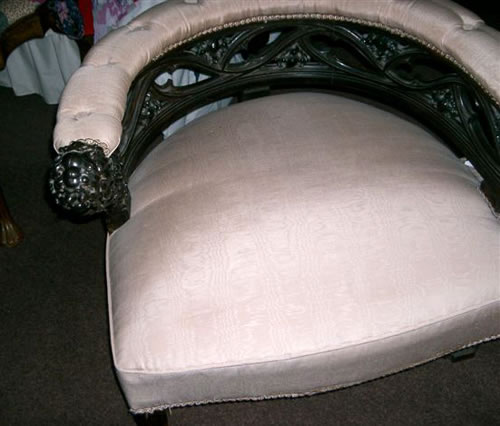 For Sale - A fantastic quality late Victorian conversation seat