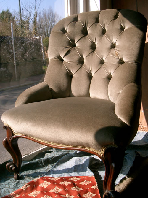 SOLD - A very good Victorian buttoned back chair with mahogany cabriole legs