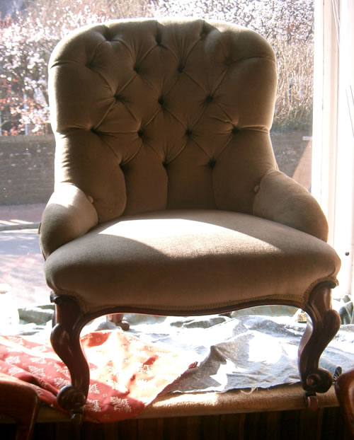 SOLD - A very good Victorian buttoned back chair with mahogany cabriole legs